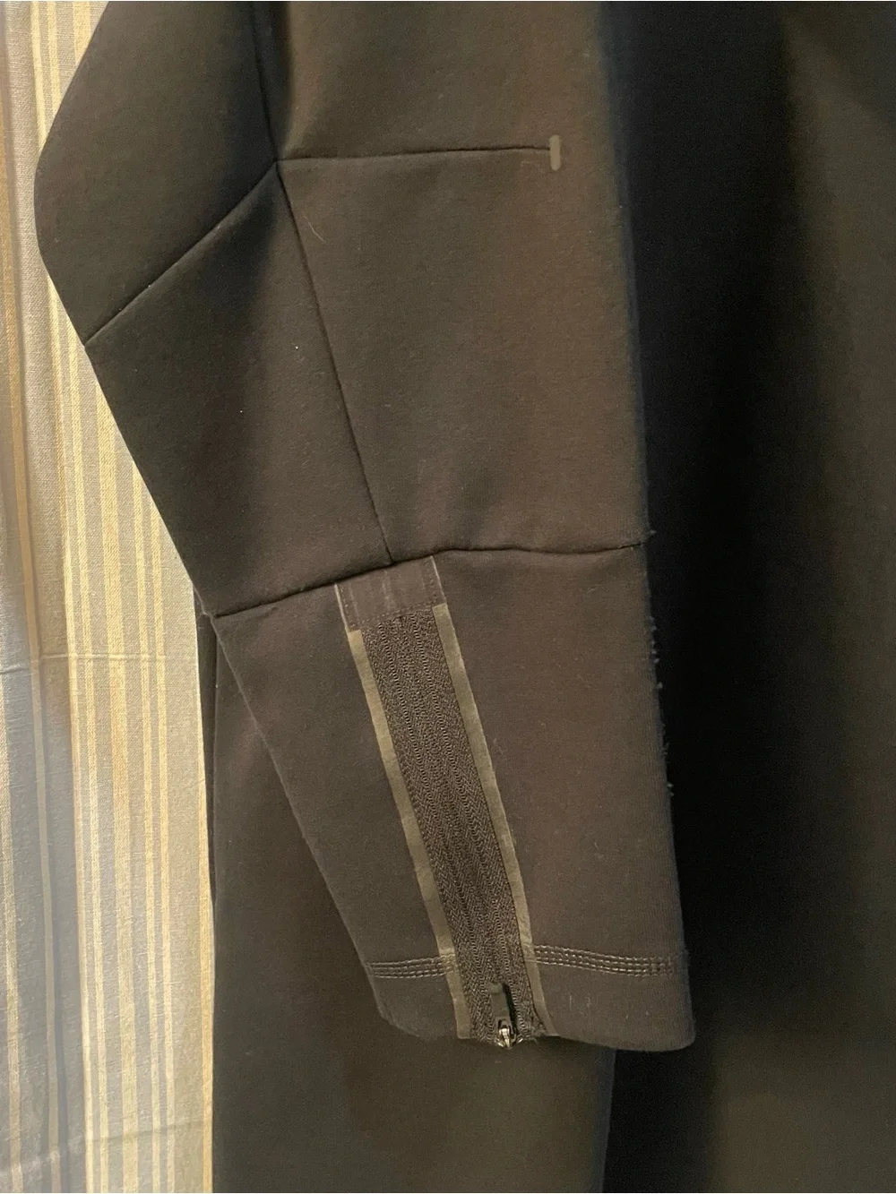 Nike WOMEN'S TECH FLEECE LONG SLEEVE DRESS - BLACK/BLACK